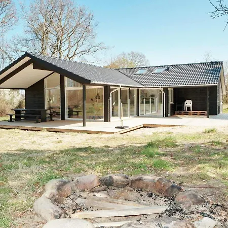 8 Person In 別荘 Hundested