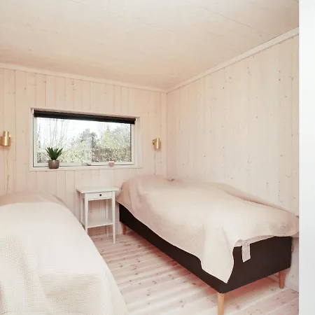 8 Person In * Hundested