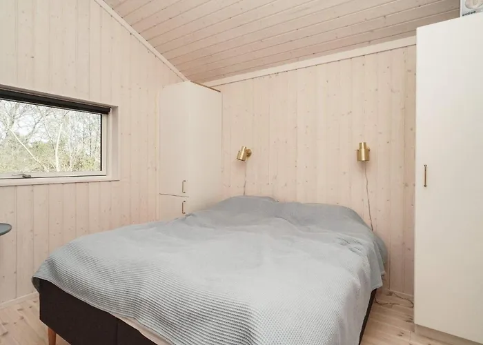 8 Person In * 韩德斯泰德